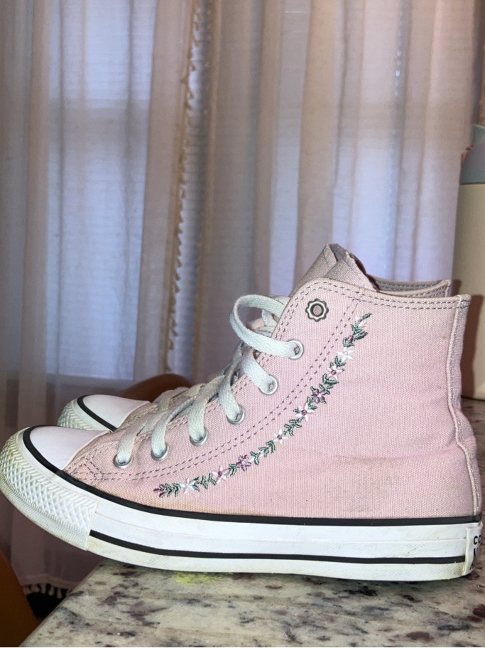 Youth 3.5 Converse all star sneakers